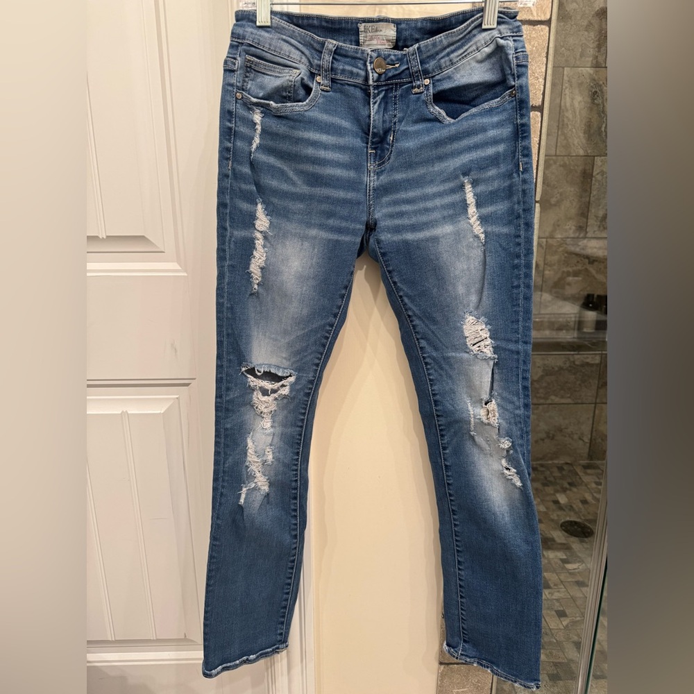 BKE Buckle Distressed Blue Jeans 👖